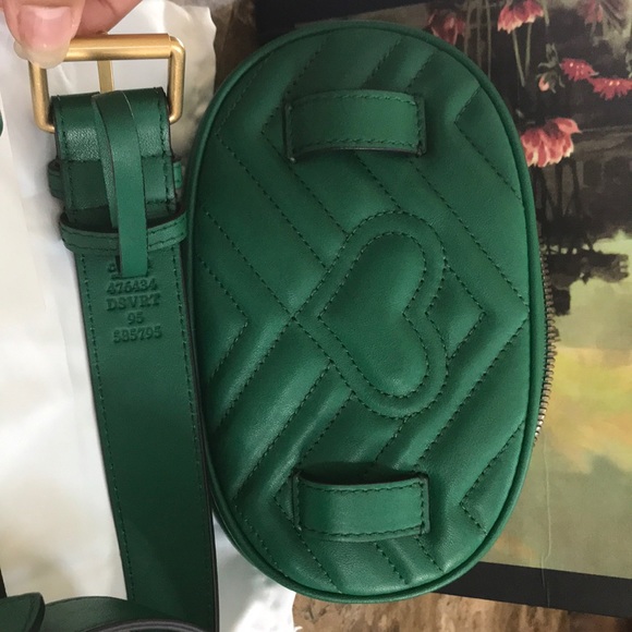 🔥SOLD🔥Gucci Fanny pack - Picture 6 of 8